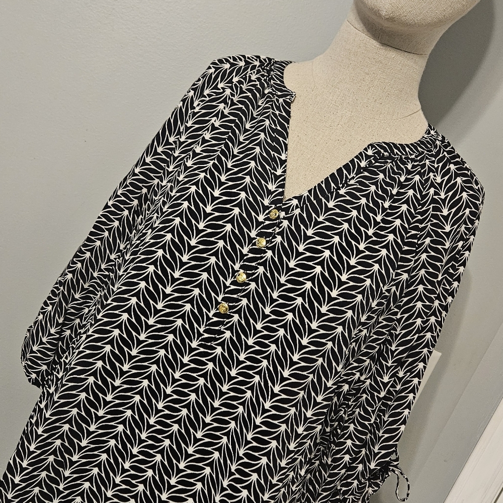 Kaari Blue Black and White Leaf Pattern Blouse